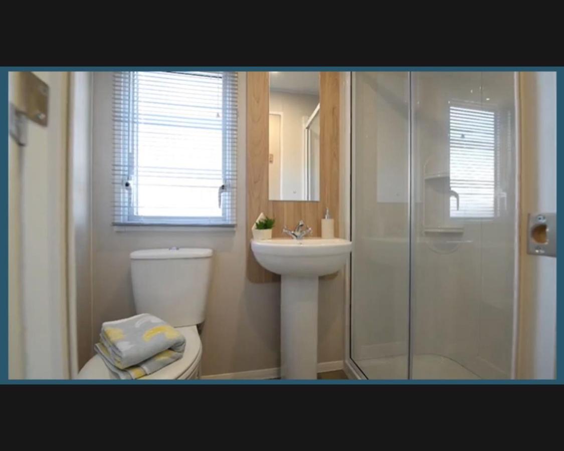 Exotic 3-Bed Caravan At Newquay Holiday Park Villa Luaran gambar