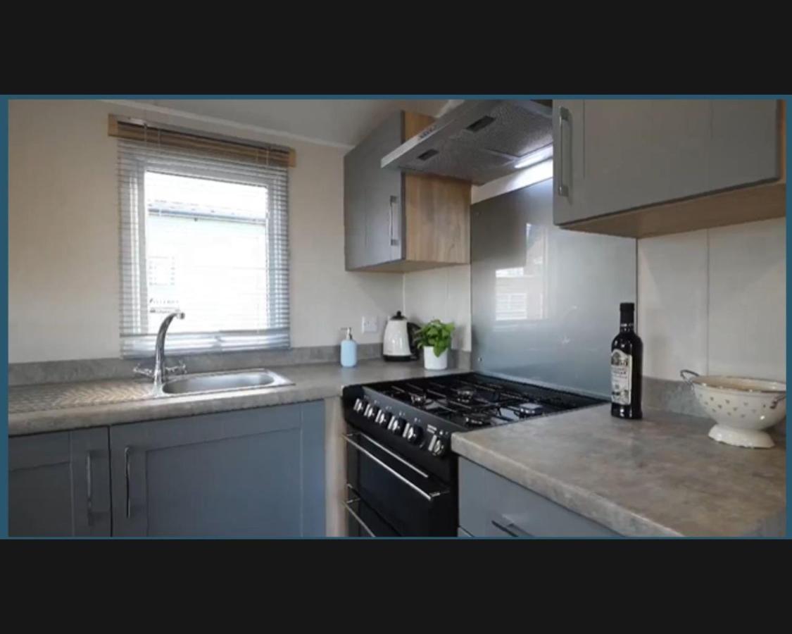 Exotic 3-Bed Caravan At Newquay Holiday Park Villa Luaran gambar