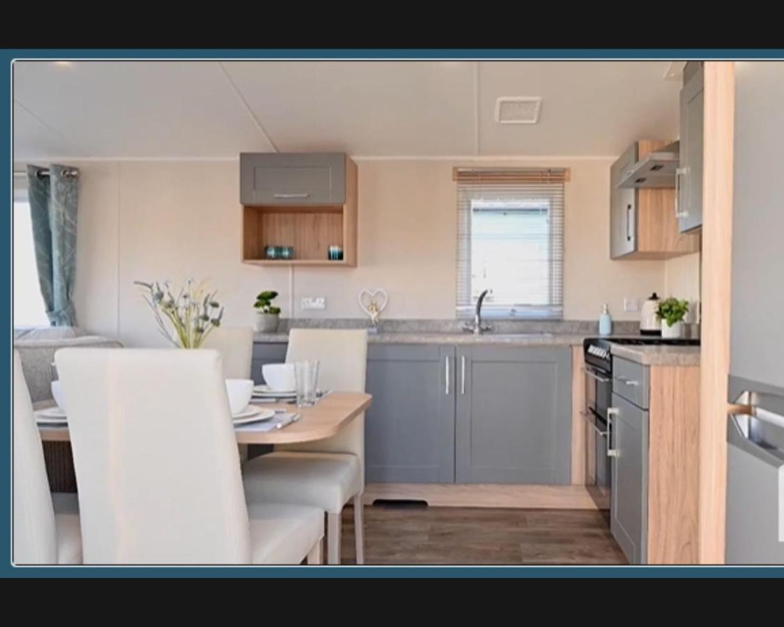 Exotic 3-Bed Caravan At Newquay Holiday Park Villa Luaran gambar