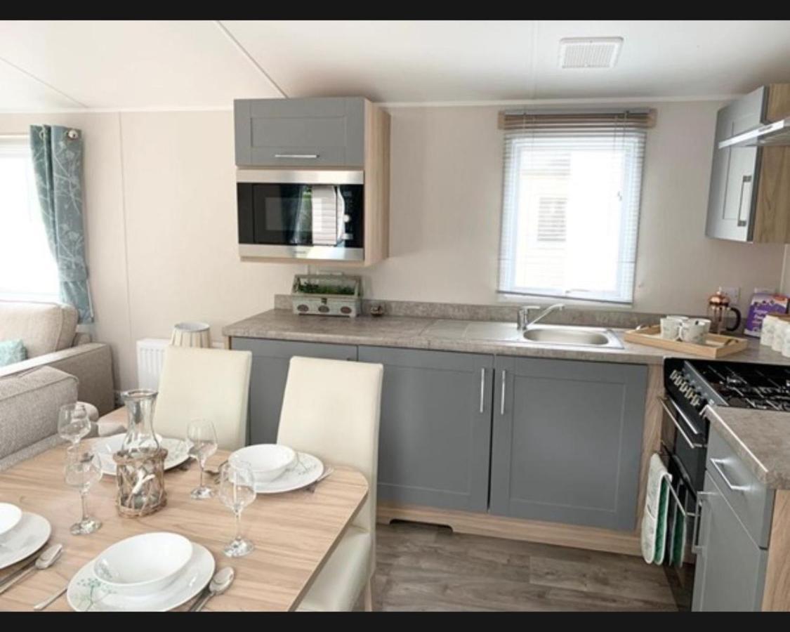 Exotic 3-Bed Caravan At Newquay Holiday Park Villa Luaran gambar