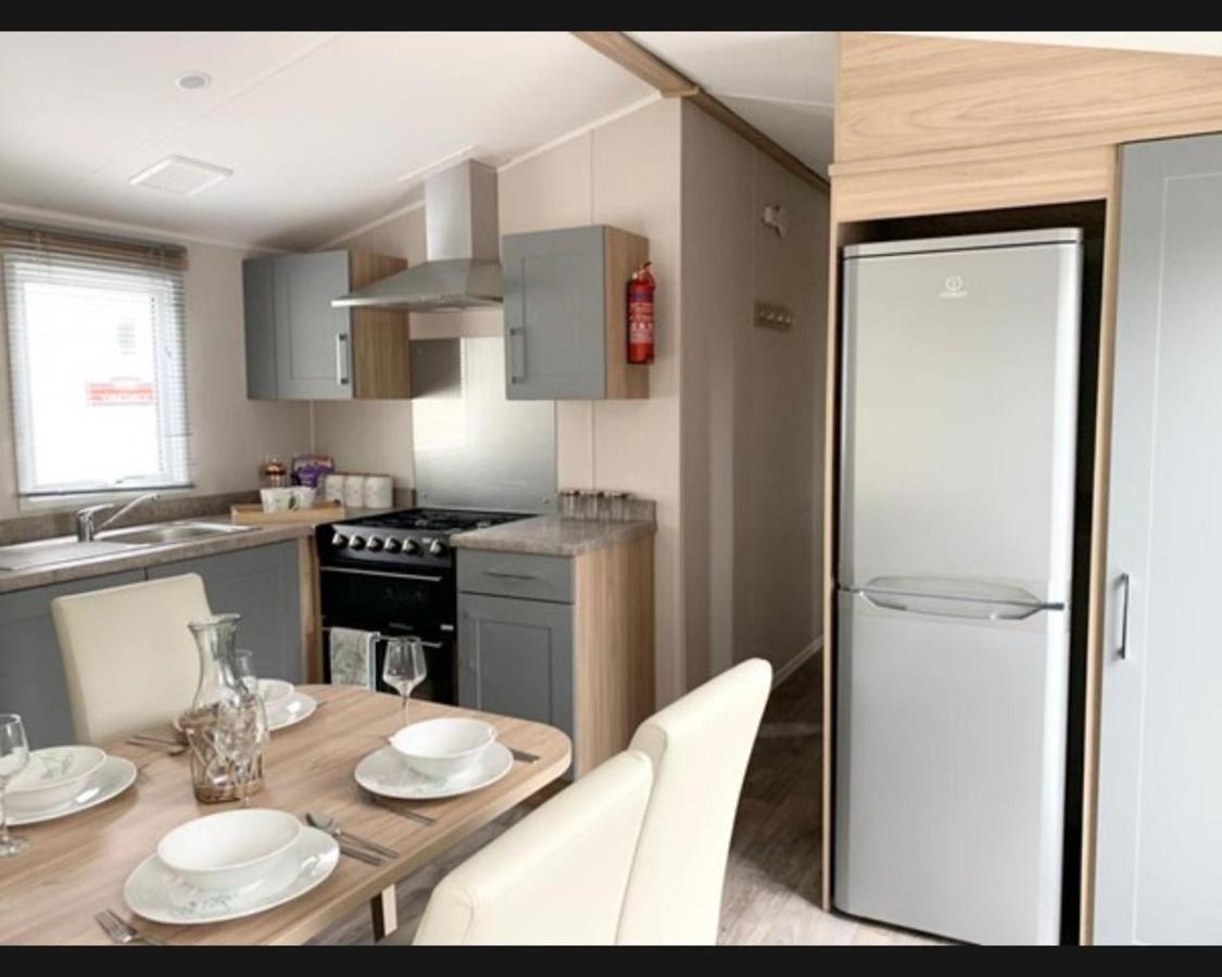 Exotic 3-Bed Caravan At Newquay Holiday Park Villa Luaran gambar