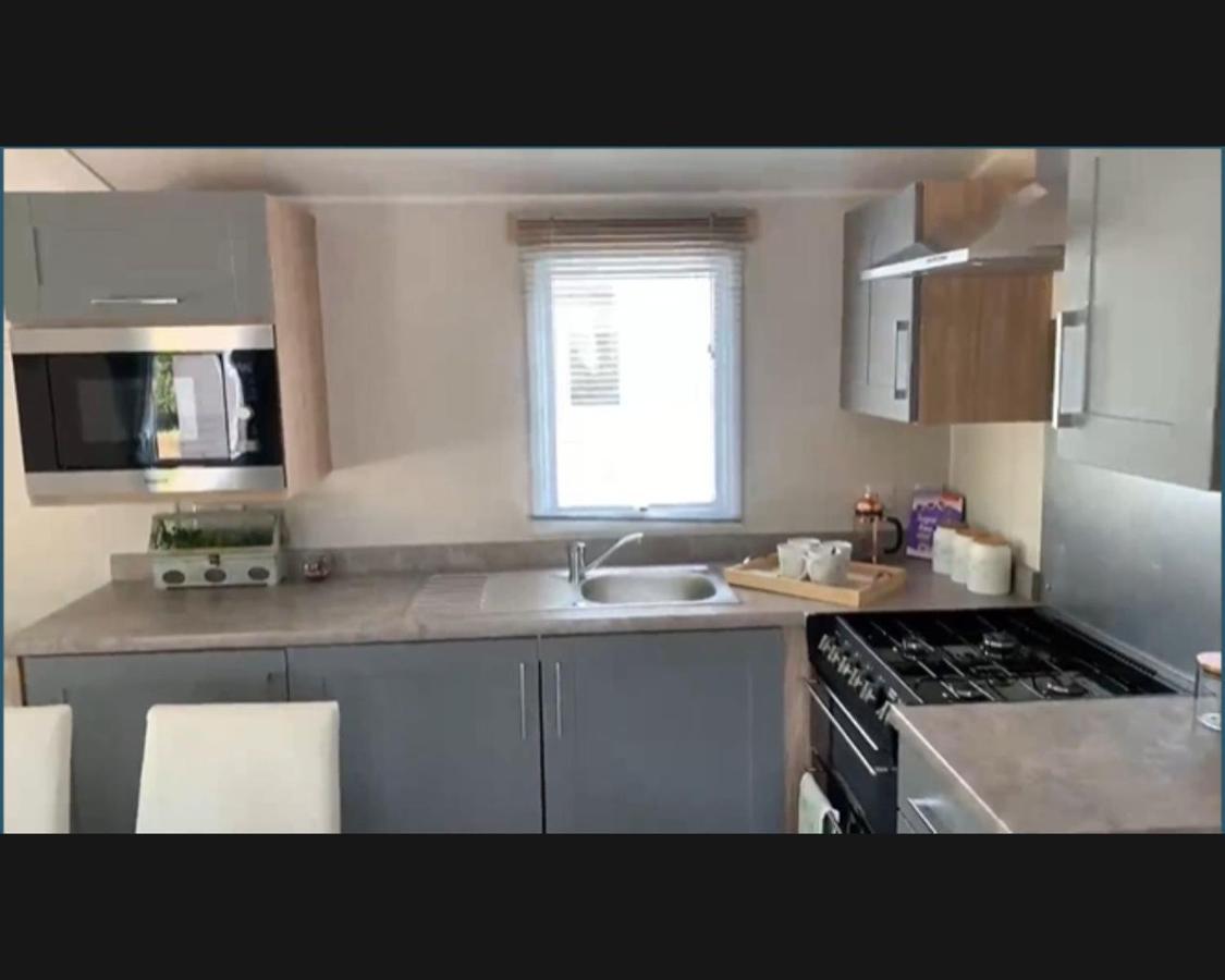 Exotic 3-Bed Caravan At Newquay Holiday Park Villa Luaran gambar