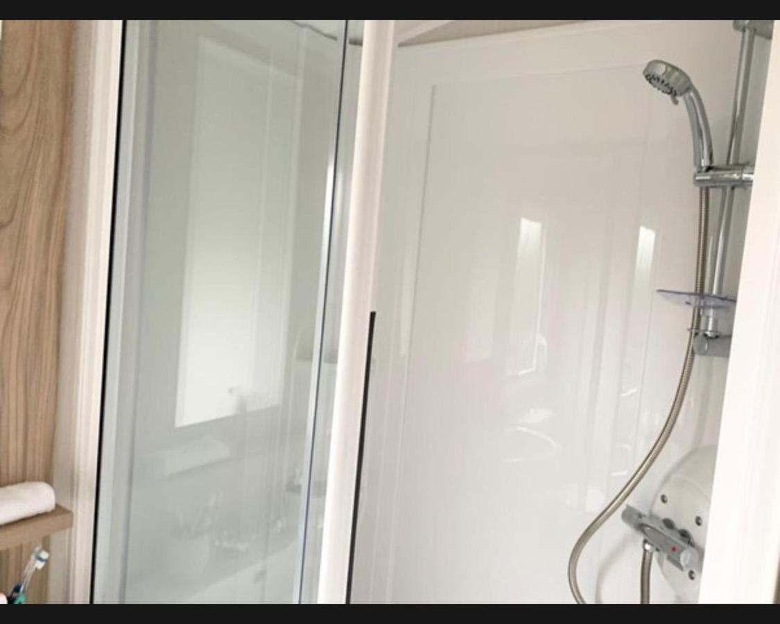 Exotic 3-Bed Caravan At Newquay Holiday Park Villa Luaran gambar