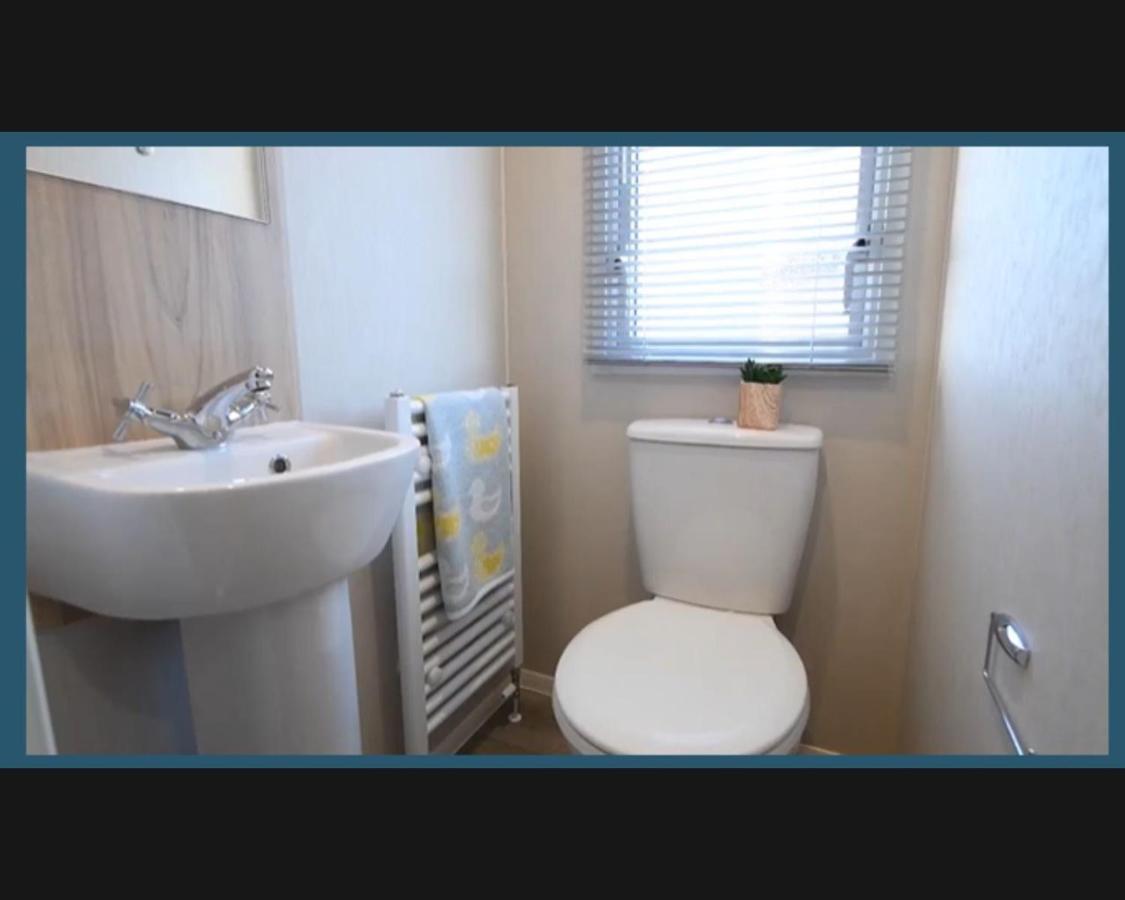 Exotic 3-Bed Caravan At Newquay Holiday Park Villa Luaran gambar