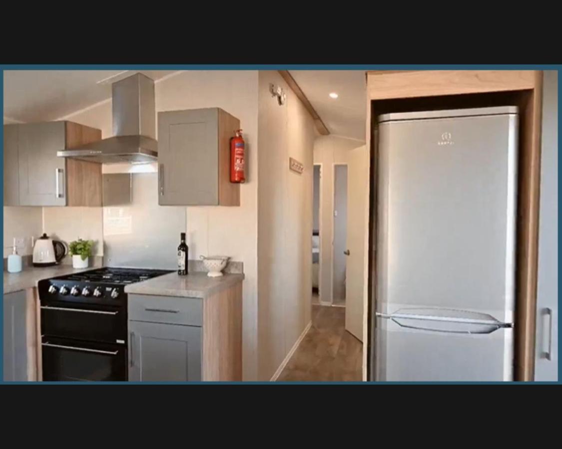 Exotic 3-Bed Caravan At Newquay Holiday Park Villa Luaran gambar